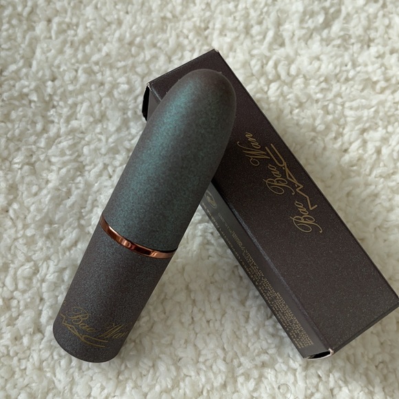 MAC Cosmetics Bao Bao Wan Limited Edition lipstick - Picture 3 of 3